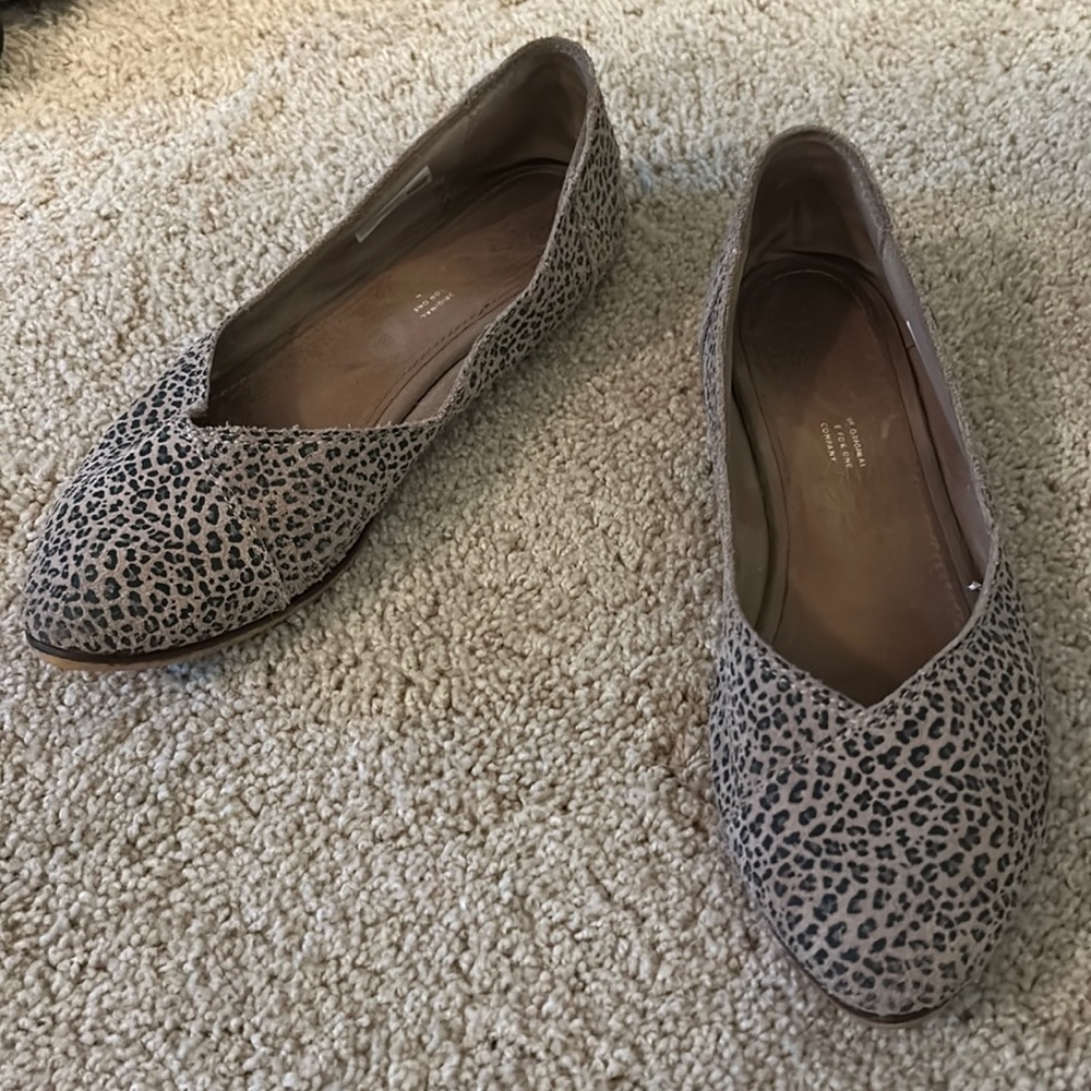TOMS leopard print slides